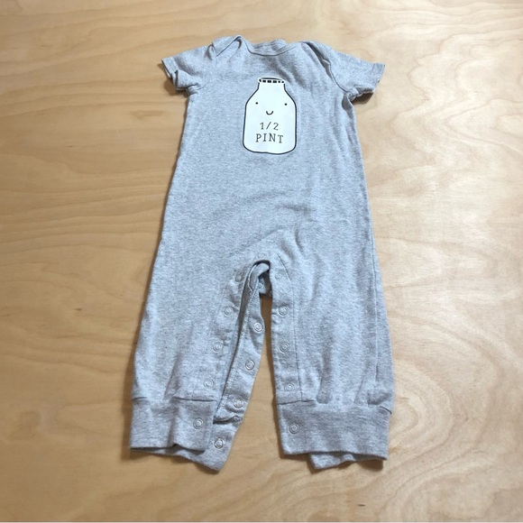 Carter’s Bundle Baby Boy Clothes Size 12Months. - Picture 7 of 7